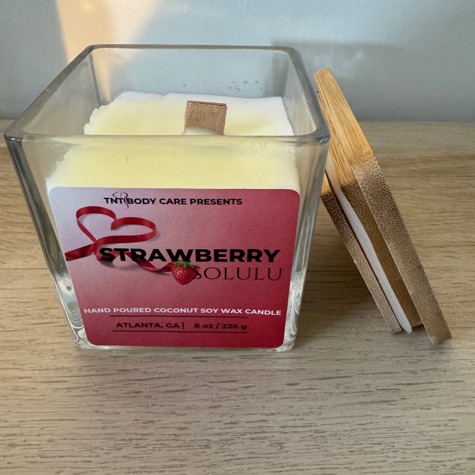 Strawberry Solulu candle with bamboo lid
